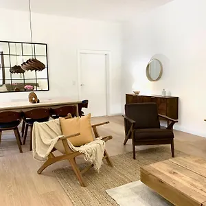 Cosy, Spacious, And Apartment